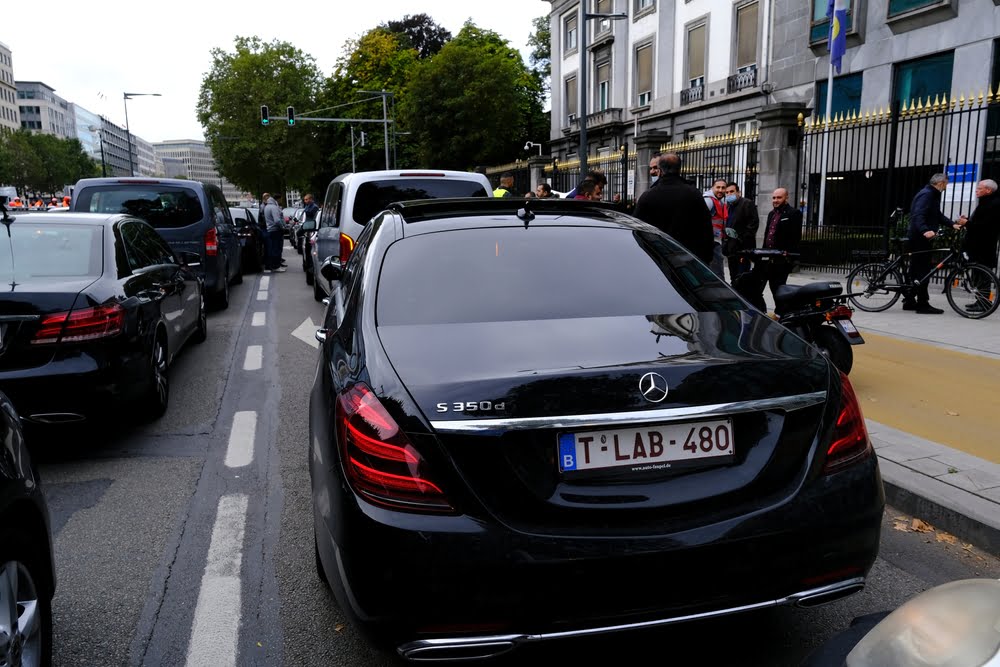 Brusselse regering keurt onder druk nieuw gewestelijk taxiplan goed
